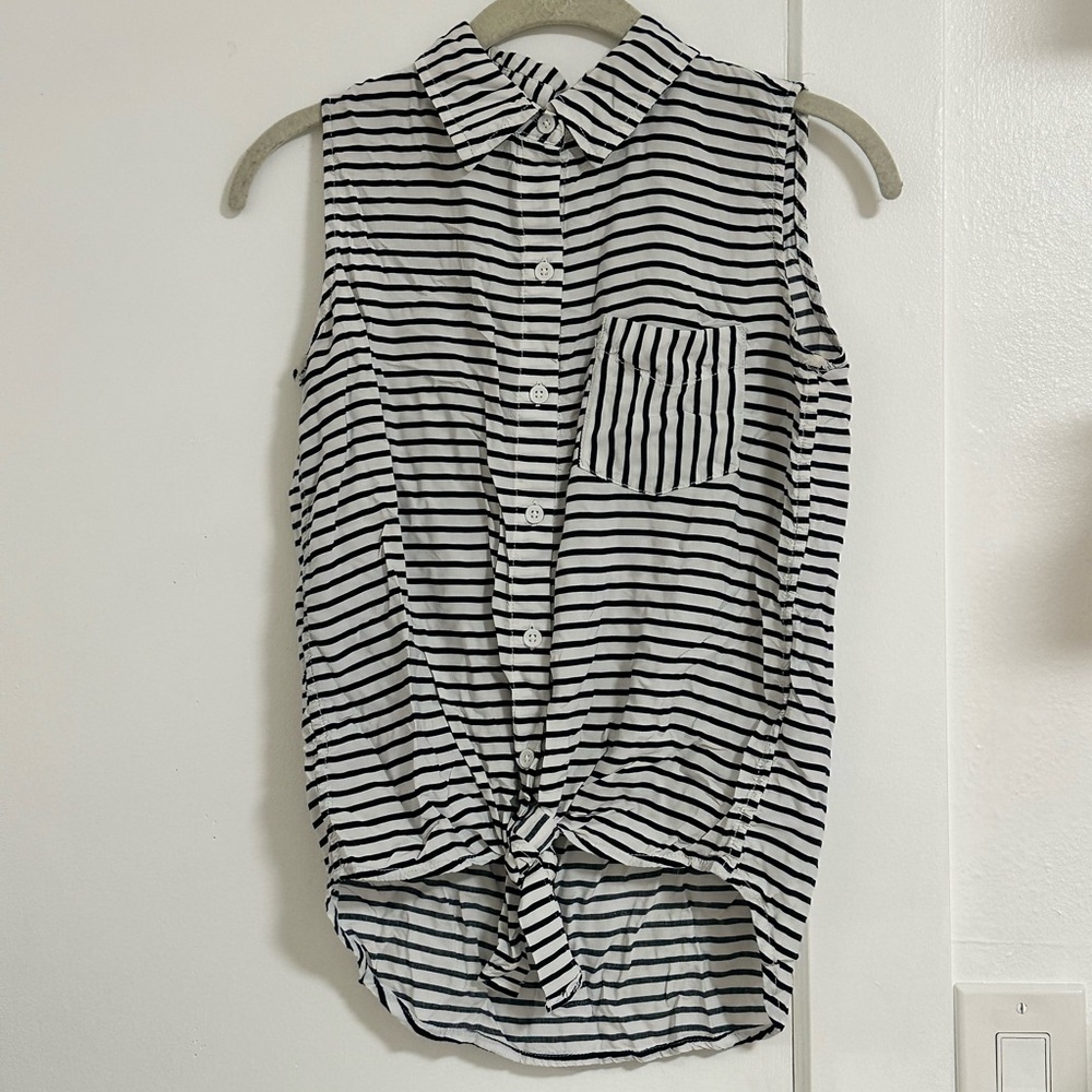 beachlunchlounge Black and White Striped Sleeveless Shirt